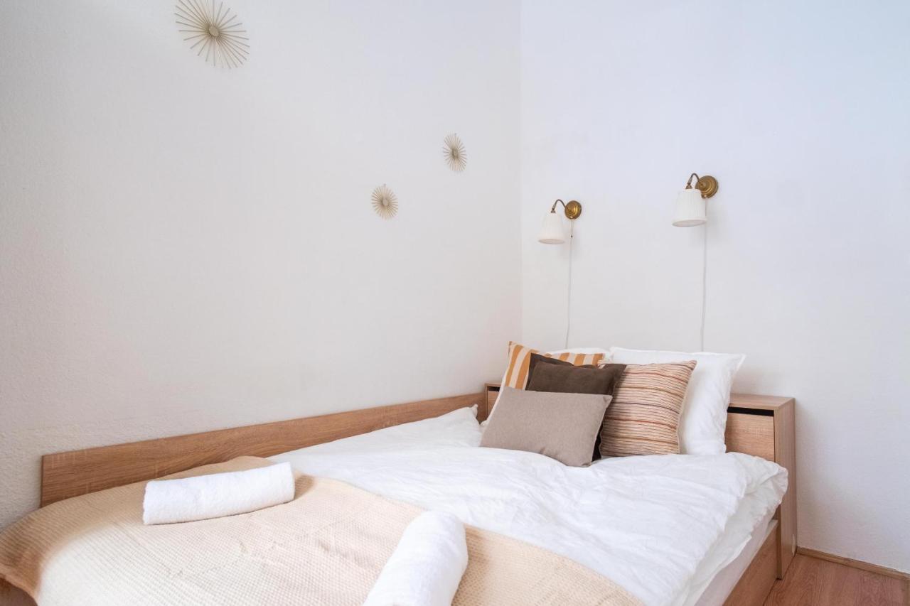 דירות בודפשט Very Central 1-Br Apt With Patio מראה חיצוני תמונה