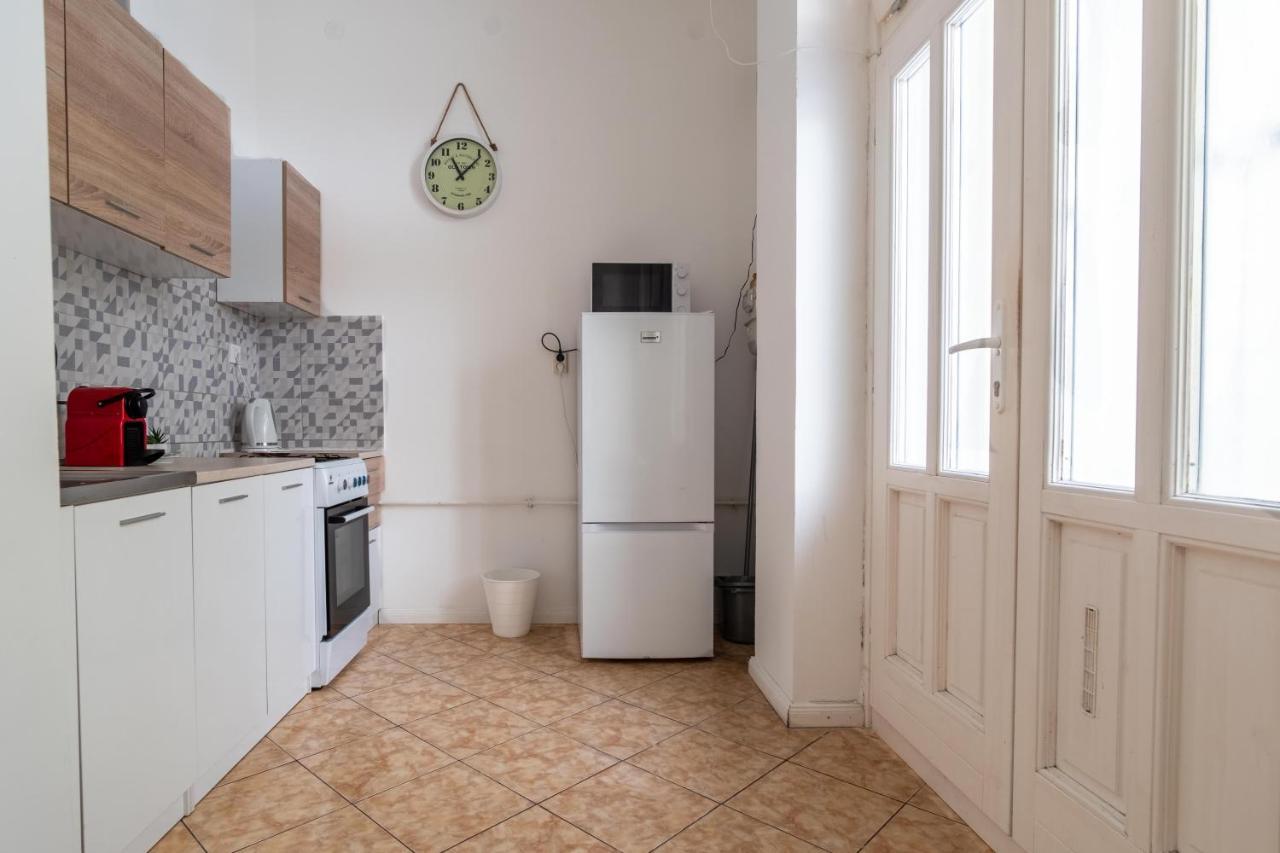 דירות בודפשט Very Central 1-Br Apt With Patio מראה חיצוני תמונה