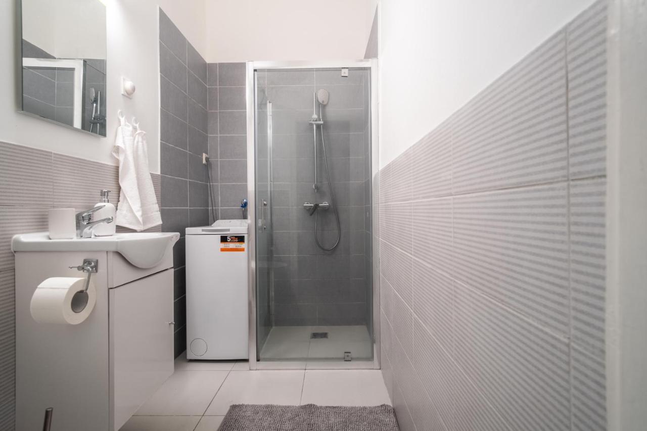 דירות בודפשט Very Central 1-Br Apt With Patio מראה חיצוני תמונה